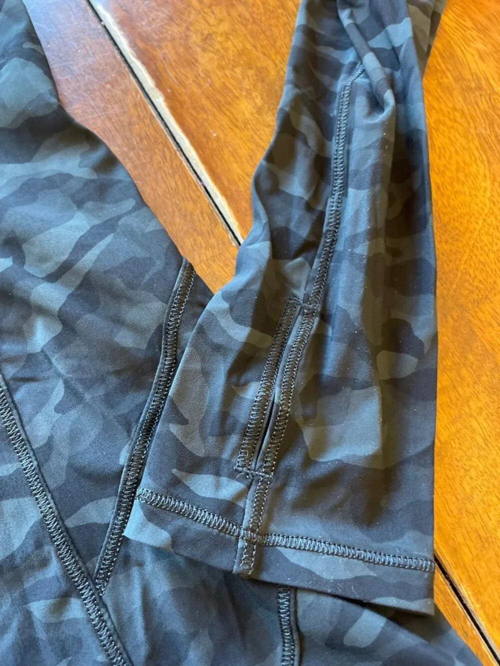 Lululemon Camo Hooded Quarter-Zip Pullover Jacket Size 8 Mesh Vent